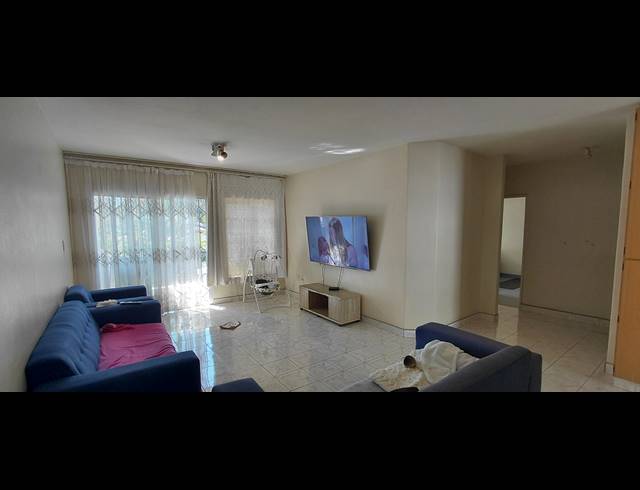 3 BEDROOM APARTMENT FOR SALE IN MANOR GARDENS